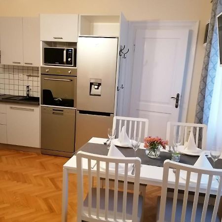 Apartman Lusetic Lejlighed Opatija Eksteriør billede